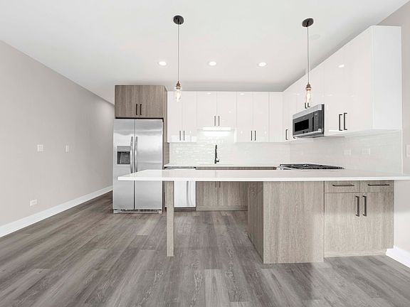 2nd image of 5419-25 W Belmont Ave #3W