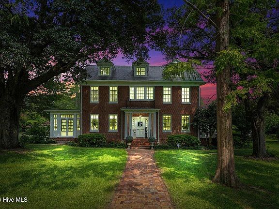 2nd image of 1115 College Street