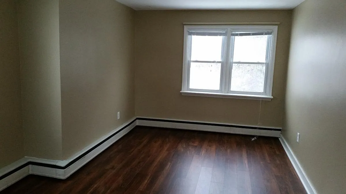 1 bed, 750 sqft, $1,300 — Photo 3