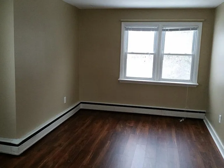 504 Welcome Ln — Photo 1