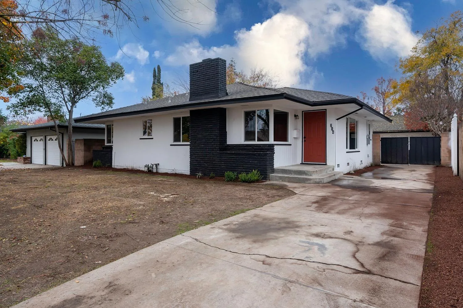 214 W Andrews Ave photo 1
