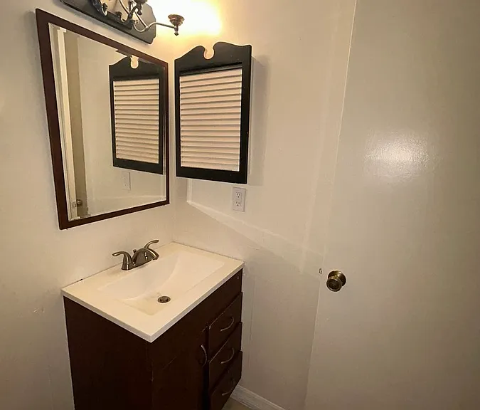 511 Manor Cir #1 — Photo 52