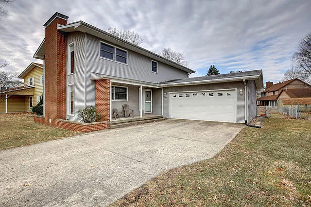 705 Frank Dr photo 1