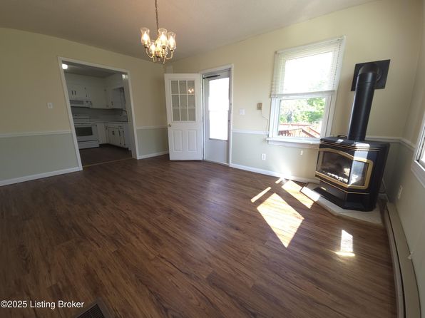 204 Saint Ambrose Church Ln, Cecilia, KY 42724