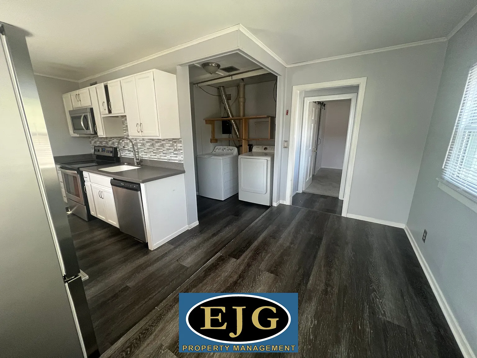 3 bed, 982 sqft, $3,000 — Photo 3