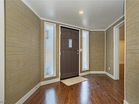 3rd image of 1626 Silver Mesa Way