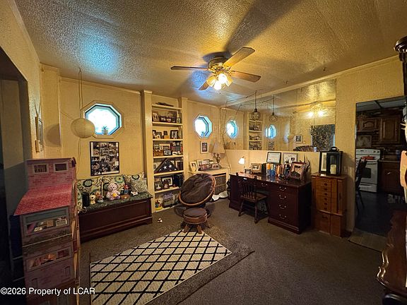 5th image of 28 Walnut St