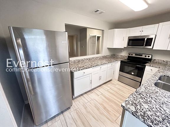 5th image of 1345 Twin Oaks Cir SE