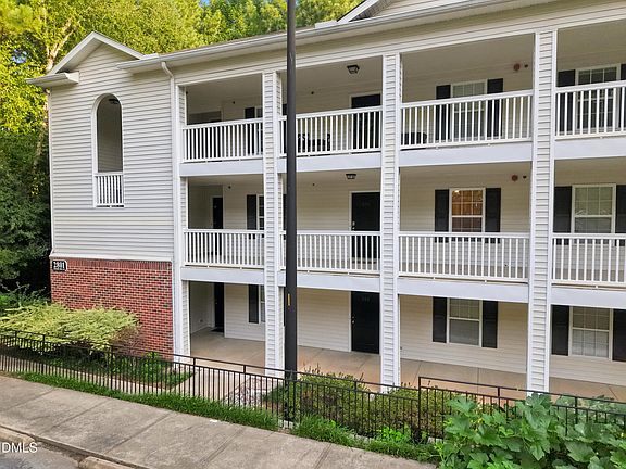 3rd image of 2801 Trailwood Pines Ln