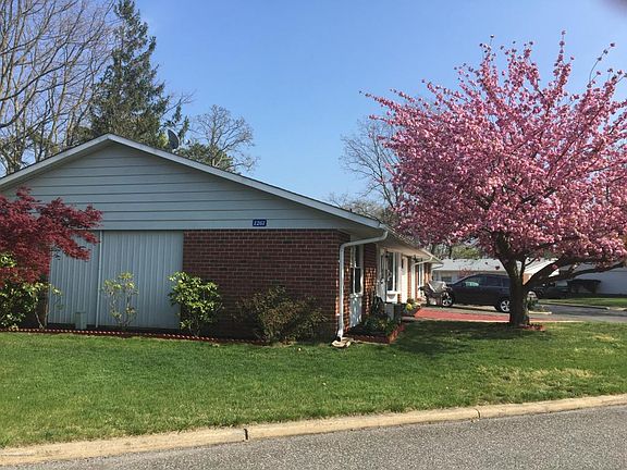 3rd image of 1261B Argyll Cir