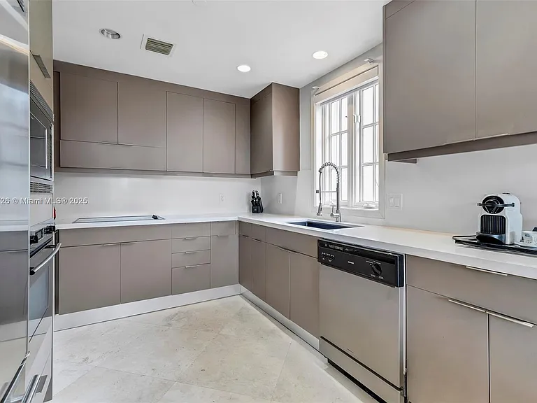 19227 Fisher Island Dr #19227 — Photo 6