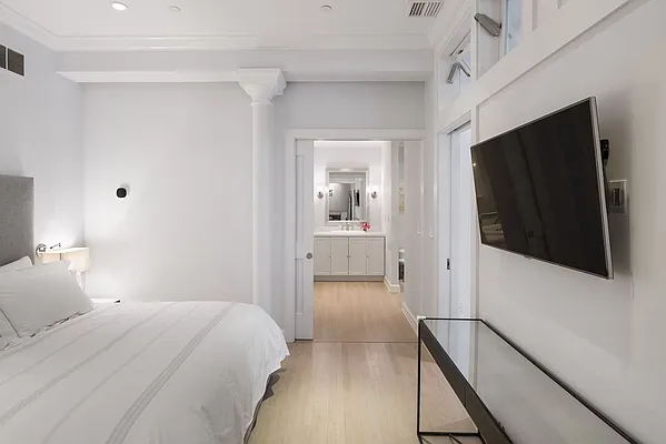 Rented by Compass | media 7