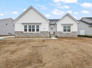 10042 Saint Lucia Ct, Grand Blanc, MI 48439