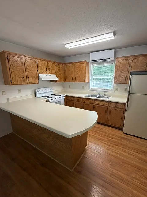 1 bed, 720 sqft, $1,100 — Photo 3