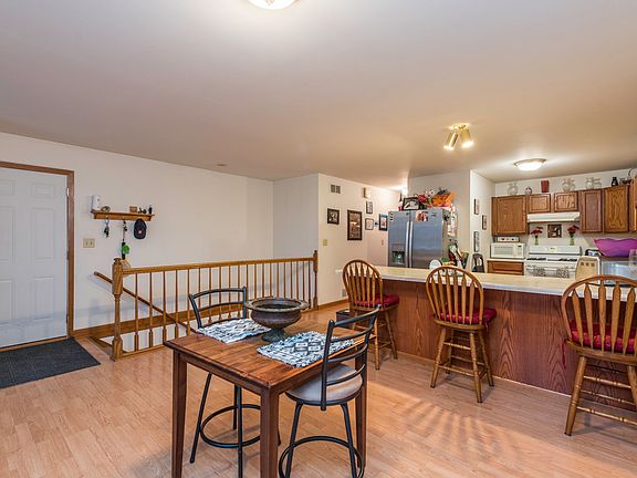 3rd image of 11231 Fox River Rd