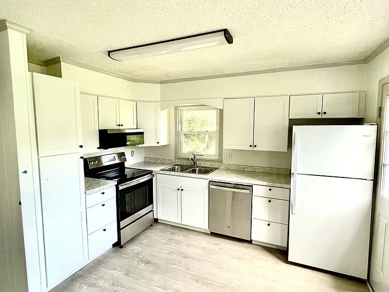 304 Woods Dr #A — Photo 7