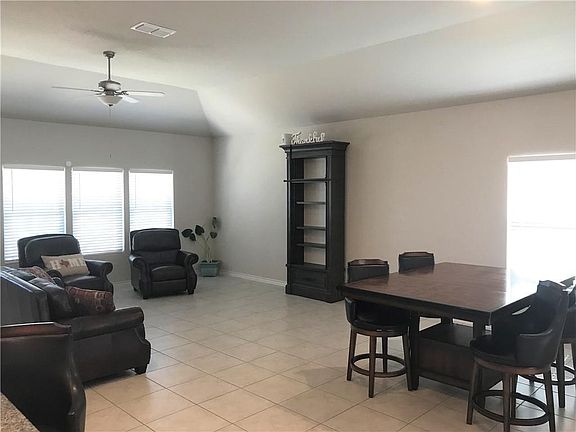 4th image of 2921 Greenbriar