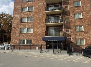 15555 Hilliard Rd APT 401A, Lakewood, OH 44107