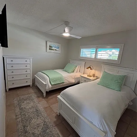 1250 N Portofino Dr #303 — Photo 17