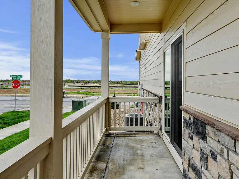 900 Andrews Crest Dr — Photo 5