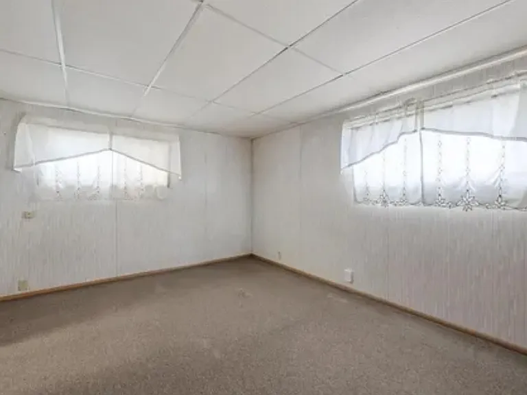 59 Fleetwood Rd NW — Photo 34