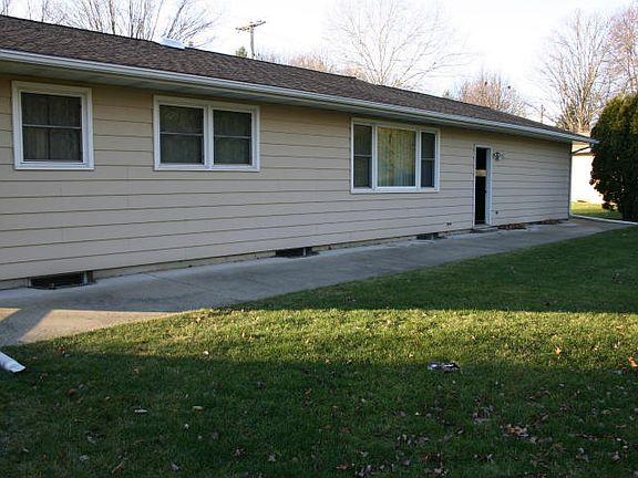 2nd image of 604 Sibley Ln