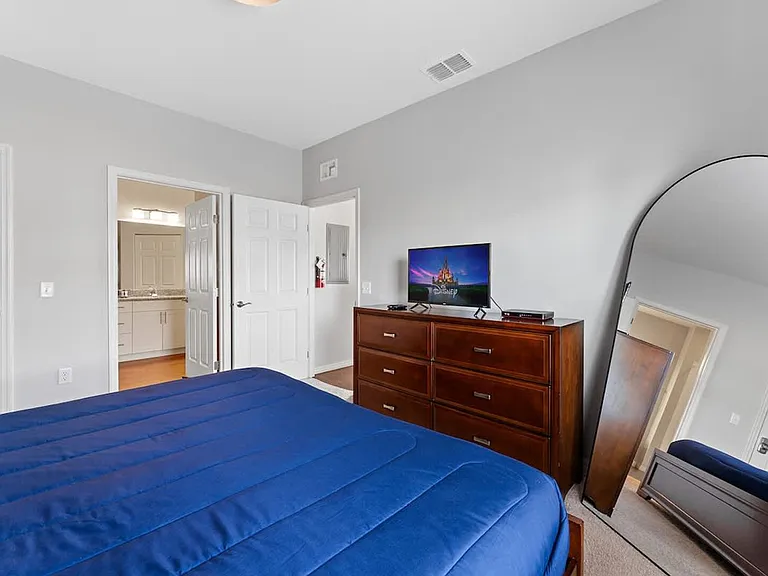 Oyster Ln — Photo 19