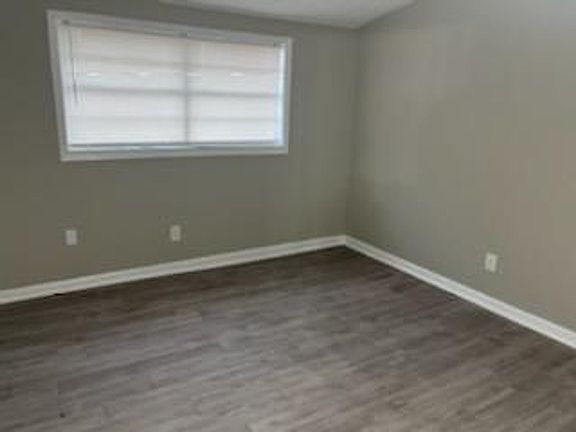 4th image of 4368 Falcon Dr