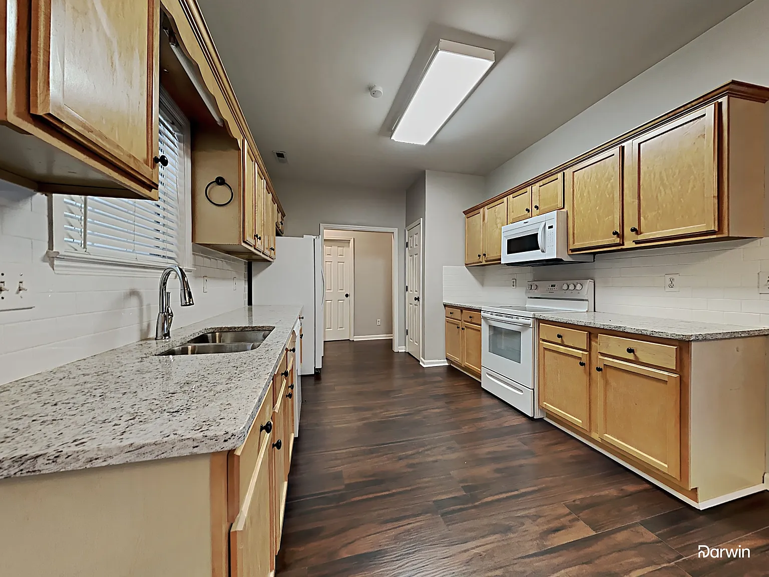 3 bed, 2.0 bath, 1332 sqft, $1,885 — Photo 2