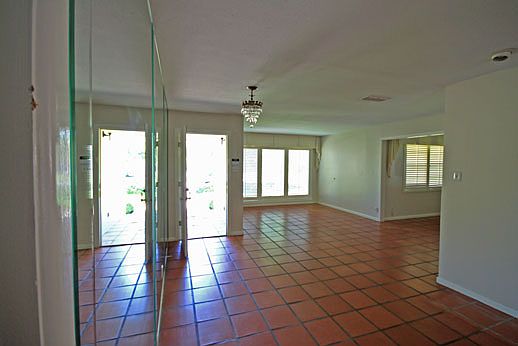 3rd image of 450 Carmel Pkwy