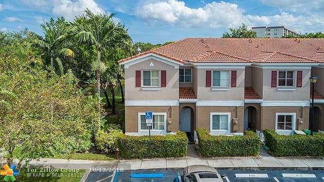 1st image of 4413 Woodland Cir #4413
