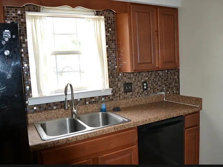 324 Ray Ave — Photo 18