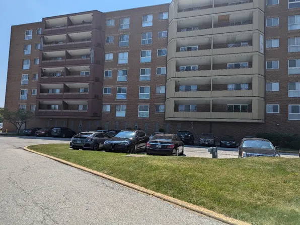 100 Park Ave APT 402, Calumet City, IL 60409
