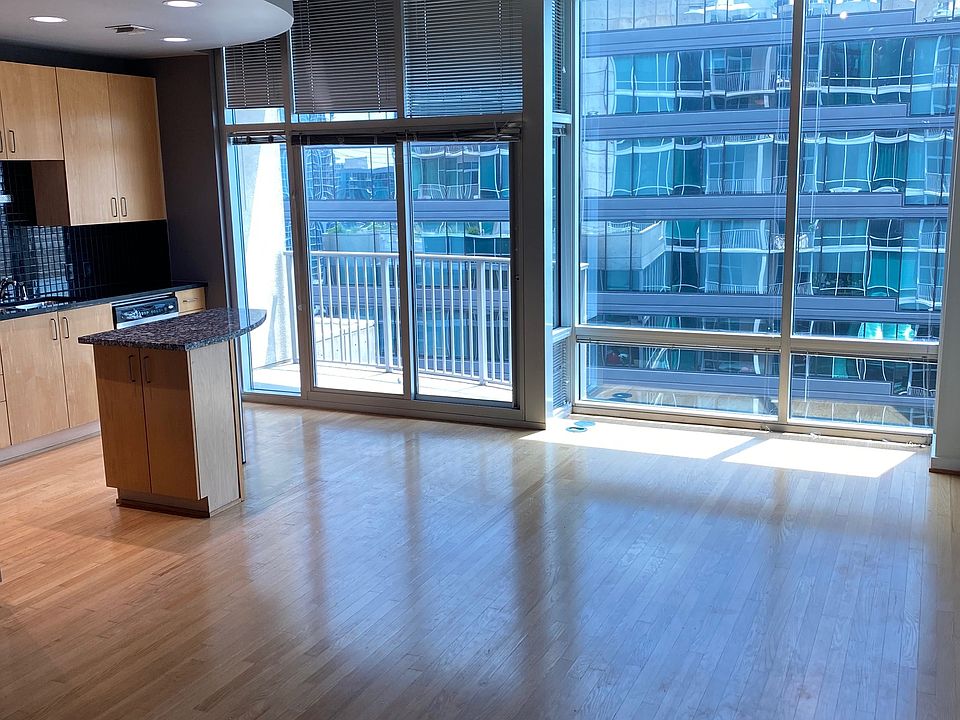 1st image of 923 Peachtree St NE Unit 1823