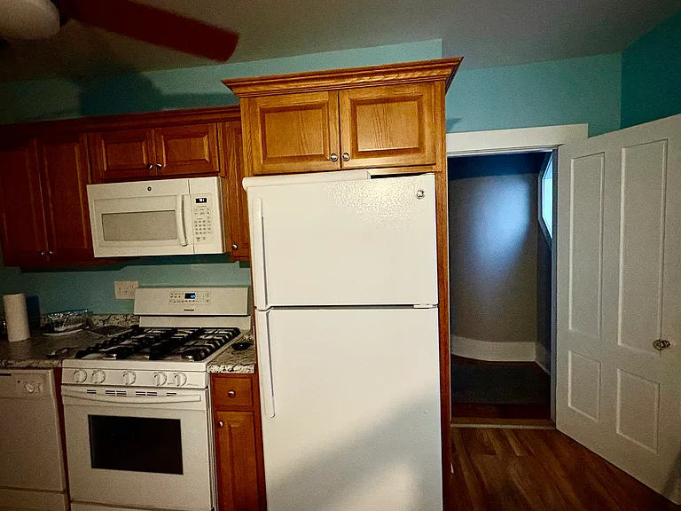 72 Pearl St #2 — Photo 2