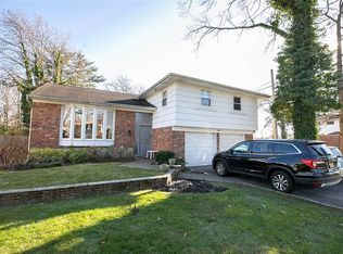 353 Hungry Harbor Rd, Valley Stream, NY 11581