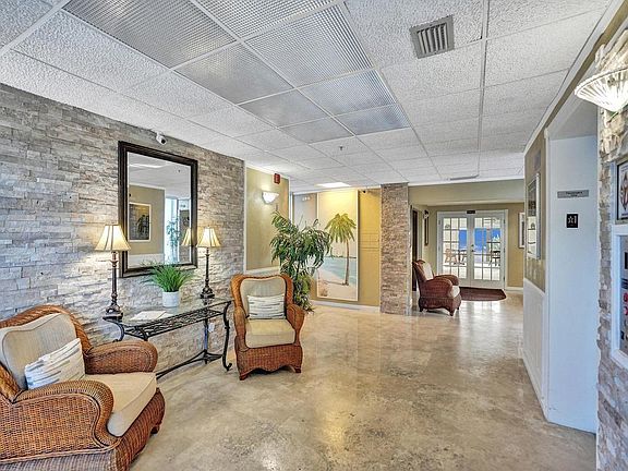 5th image of 3040 Lake Shore Drive #605