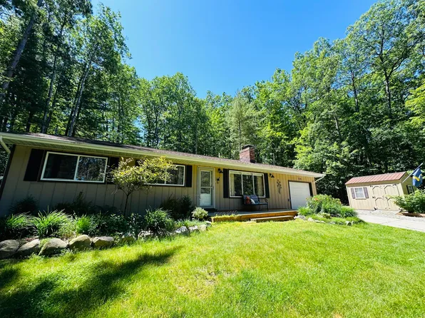 729 Golfview Dr, Roscommon, MI 48653