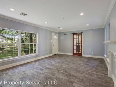 6122 Berkley Dr, New Orleans, LA, 70131