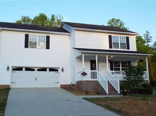 2414 Featherstone Ct, Trinity, NC 27370