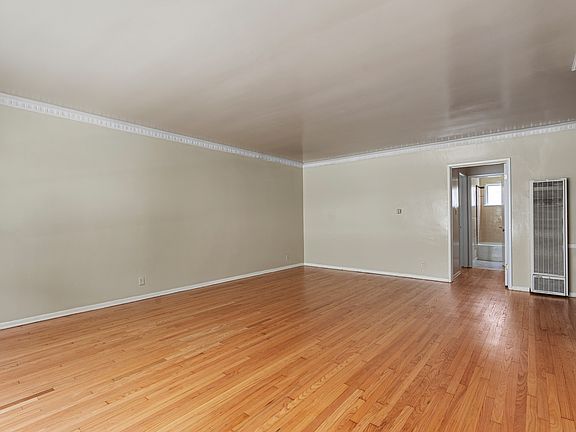 4th image of 831 Austin Ave APT 1