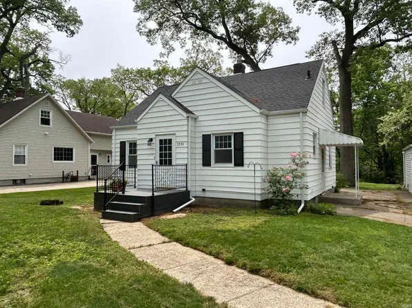 3534 Oakcrest Dr, South Bend, IN 46615