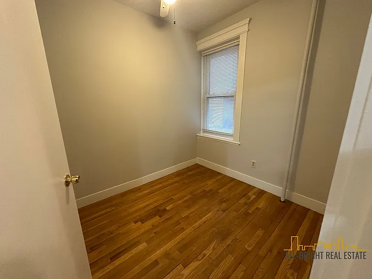 31 Orkney Rd #6 — Photo 3