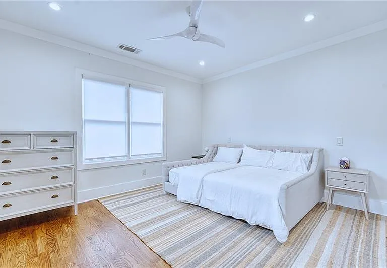 2975 Osborne Rd NE — Photo 31