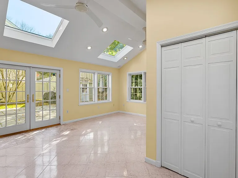 4116 Warner St — Photo 16