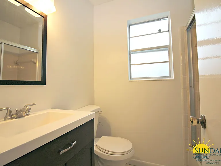 1112 Green Tree Ct — Photo 7