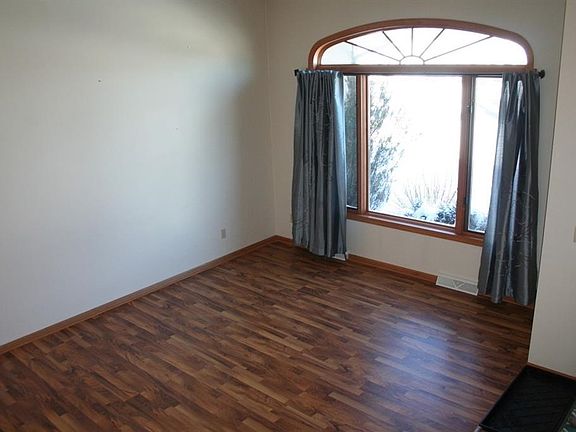 3rd image of 226436 Kingbird Ave