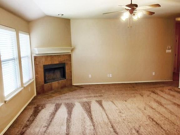 4th image of 2505 Eisenhower Dr
