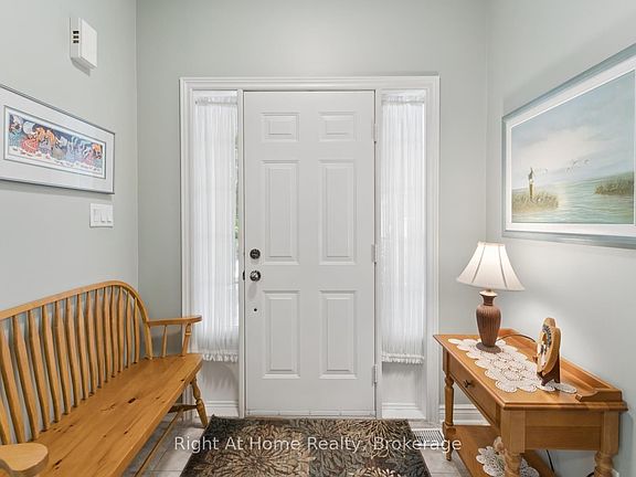 3rd image of 4 Candlelight Ct