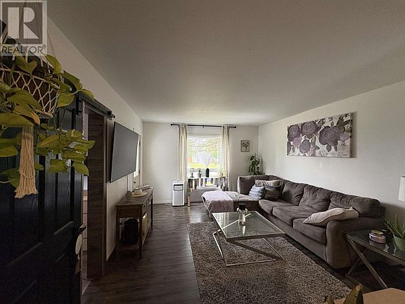 4th image of 905 Portage Ave N